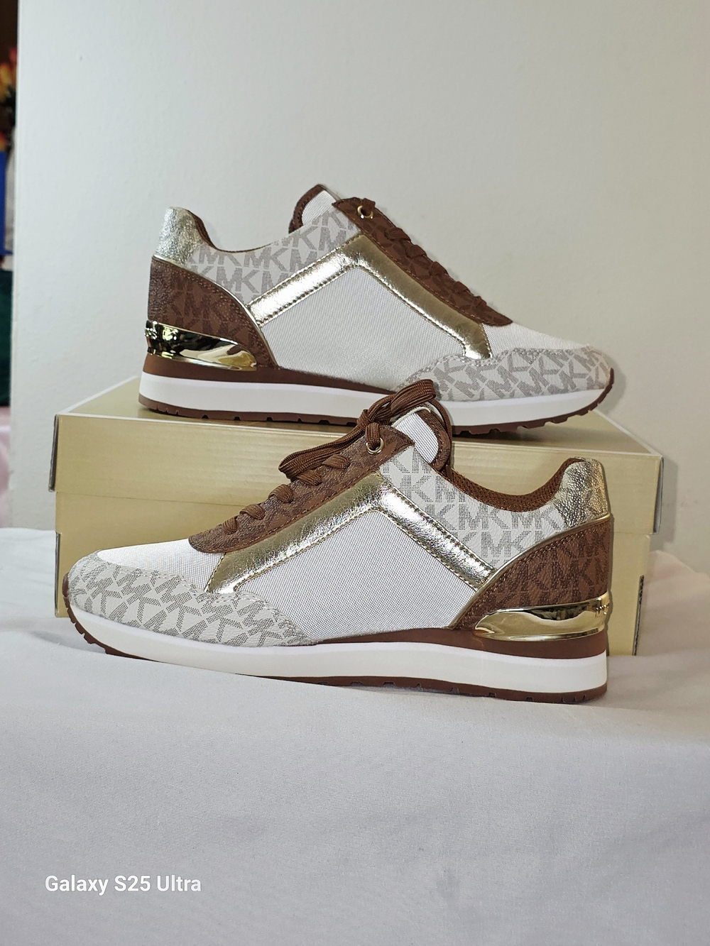 MICHAEL Michael Kors Maddy Two-Tone Logo and Mesh Trainer In Cream Size 7M - Picture 6 of 11